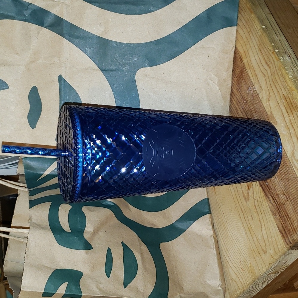 NWT Starbucks 2022 Holiday Blue Jewel Christmas Venti Cold Cup Tumbler 24 oz.